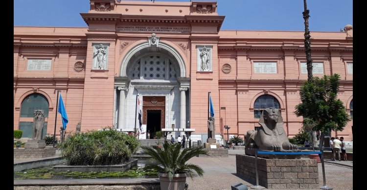 Giza pyramids Egyptian museum day tour from Hurghada by Explore Egypt tours