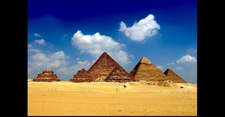 Giza pyramids day tour