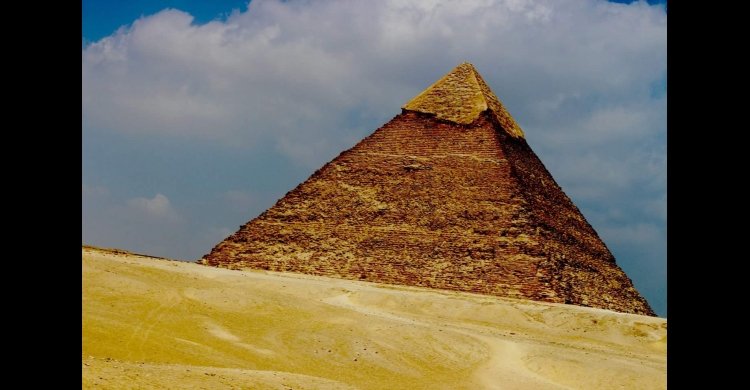 Giza pyramids Egyptian museum day tour from Hurghada by Explore Egypt tours