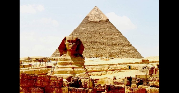 Giza pyramids Day tour 